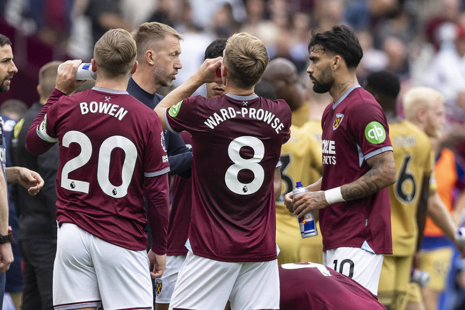 哈登23+9快船3人20+仍遭尼克斯逆转 小卡25分布伦森26+7